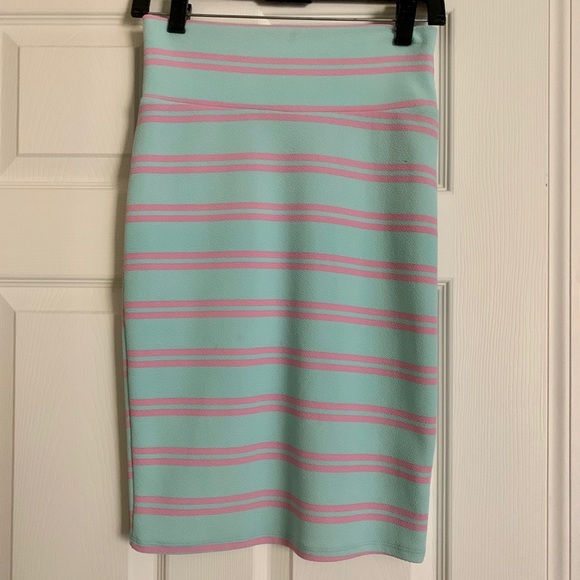 XS Aqua and pink stripe EUC Lularoe Cassie skirt - Picture 1 of 3